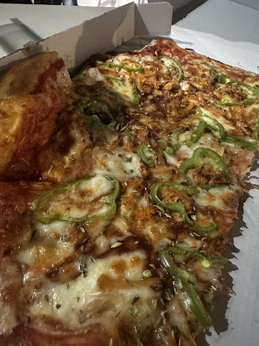 DYLAN'S PIZZA PLAYA PILES