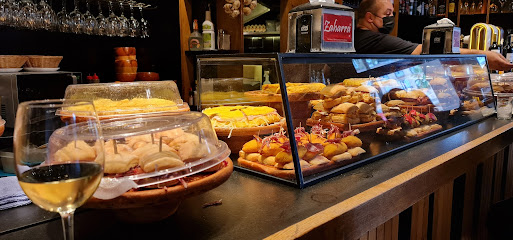 Zaharra - Plaza nueva