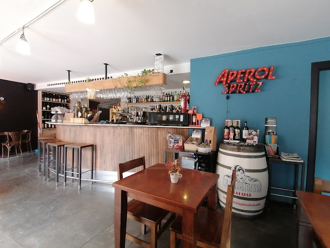 Somia Vins i Llibres