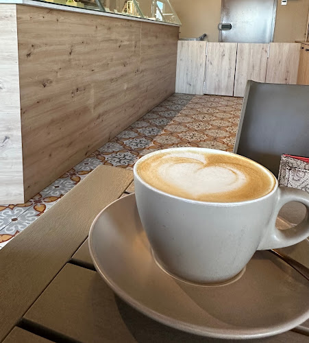 TOUM Tienda a granel & Cafeteria Phone number