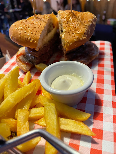 C. Manuel Pedregal, 17, 33001 Oviedo, Asturias