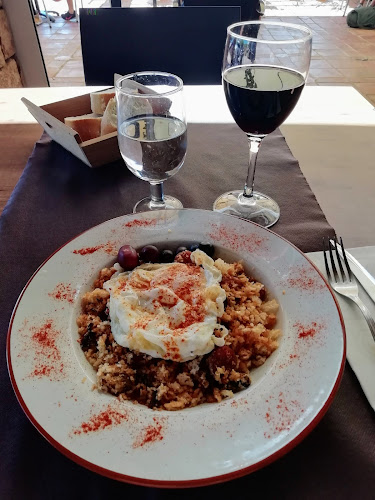 Las Melias Phone number