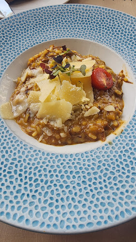 Plaza de la Encarnación, C. Puente y Pellón, 24, 41003 Sevilla