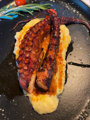 Raza Madrid Barquillo Phone number