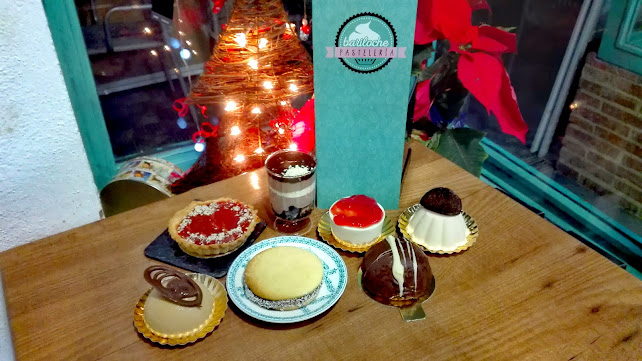 Opinii despre Pastelería Bariloche Apalankao Street Tapas în Espartinas - Gastronomía y hostelería