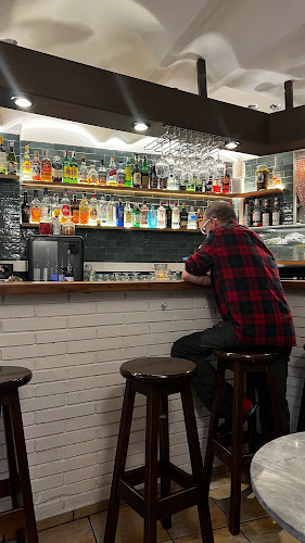 Pl. de Sanllehy, 5, Horta-Guinardó, 08024 Barcelona