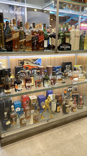 Comments and reviews of Hangar Café