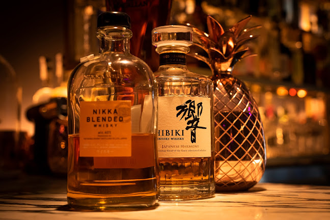 La Perla Club - 71 Oysterbar Phone number