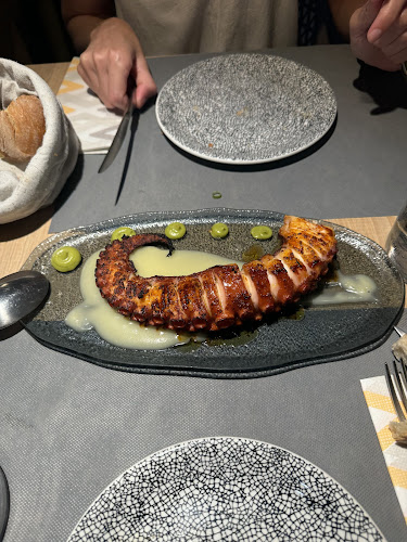 Opinii despre Monocromo vermuteria gastrounderground în Bilbao - Gastronomía y hostelería