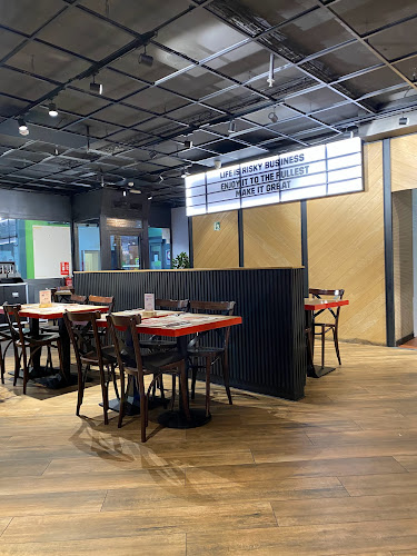 Comentarii opinii despre Foster's Hollywood