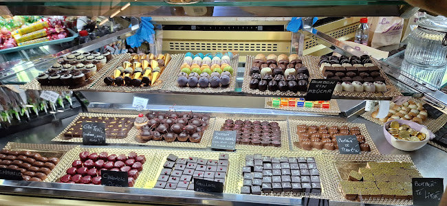 Pastelería La Suiza Open Times