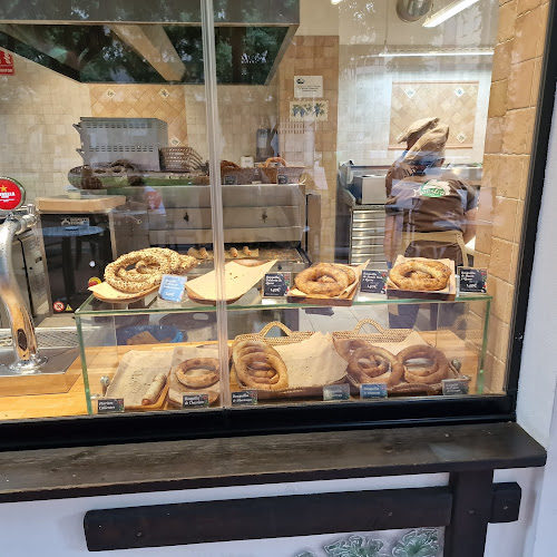 Maestro Pizza & Bocadillos Open Times