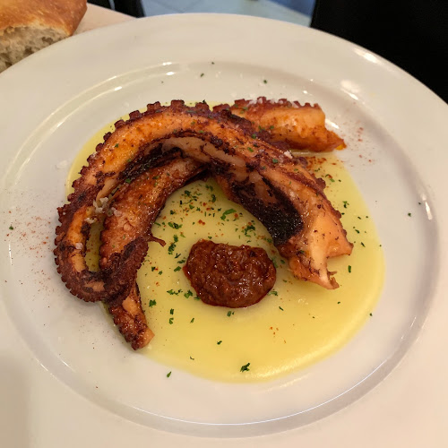 Latxaska Etxea Phone number