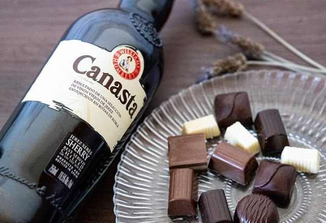 Vinos y Salazones Open Times