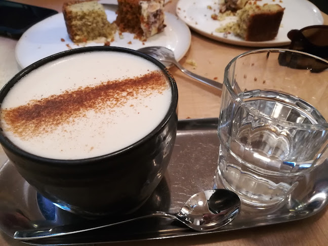 C. de los Reyes, 5, Centro, 28015 Madrid