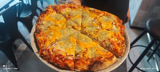 Cafeteria-Pizzeria-Pescadito El Rinconcito de Marta - Gastronomía y hostelería