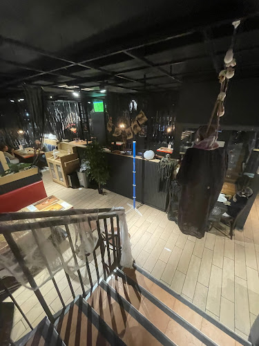 Foster's Hollywood Phone number