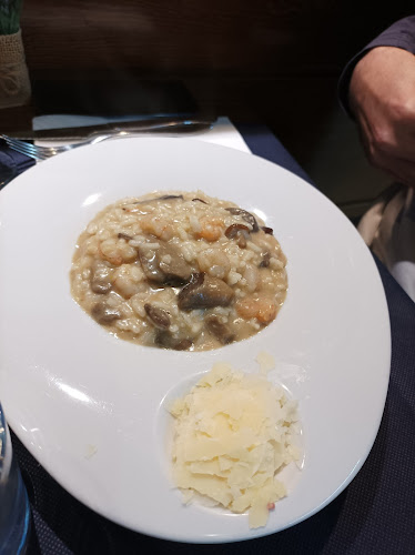 Restaurante Pizzería Mediterrania - Gastronomía y hostelería