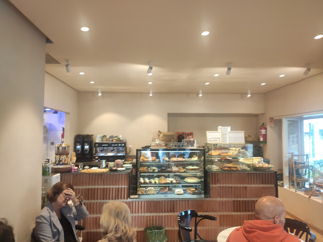 C. Luis de Morales, 30, 41018 Sevilla