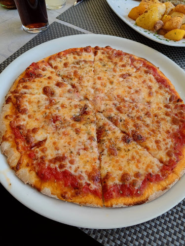 Pizzeria Everest - Gastronomía y hostelería