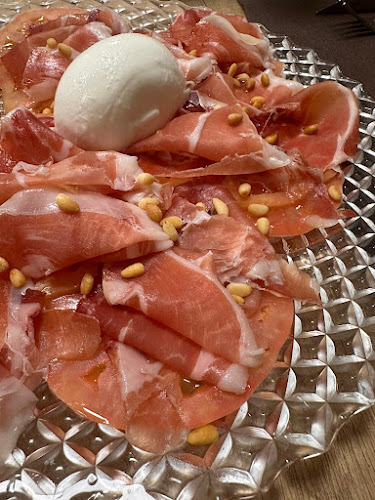 Opinii despre Bar Cerveceria Gin în La Pobla de Vallbona - Gastronomía y hostelería