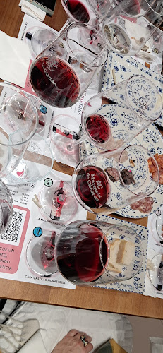 Vinoymás EXPERIENCE Tienda Gourmet•Catas•Club del Vino. - Gastronomía y hostelería