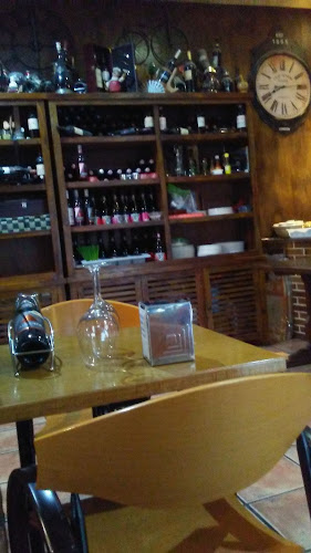 Aroma Pizzería Phone number