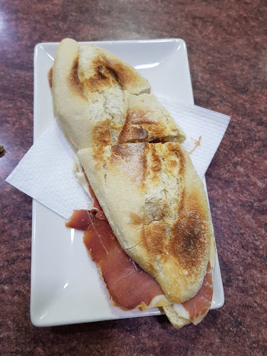 Cafetería Bar Layre - Gastronomía y hostelería