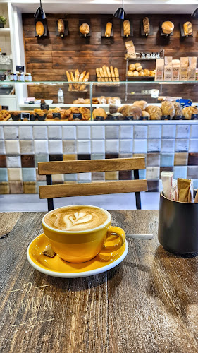 Opinii despre KL Bakery bread and specialty coffee în L'Alfàs del Pi - Gastronomía y hostelería
