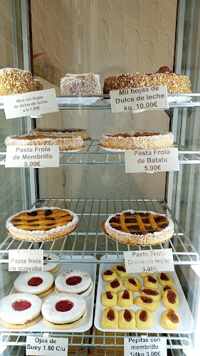 Comments and reviews of Pastelería Dulce de Leche