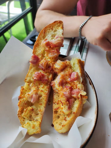 Comments and reviews of Ginos