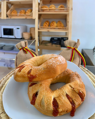 Comments and reviews of La Sabrosita - Panadería Colombiana