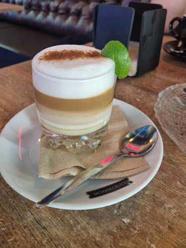 Comments and reviews of Hangar Café