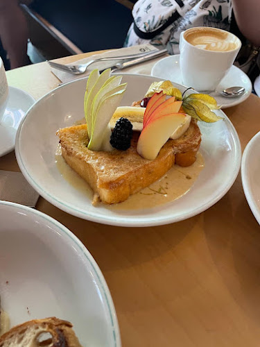 C. de los Reyes, 5, Centro, 28015 Madrid