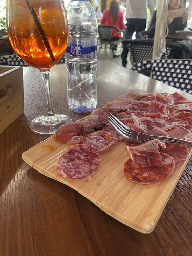 CASA MANOLO TAPAS BAR SEVILLANO - Gastronomía y hostelería