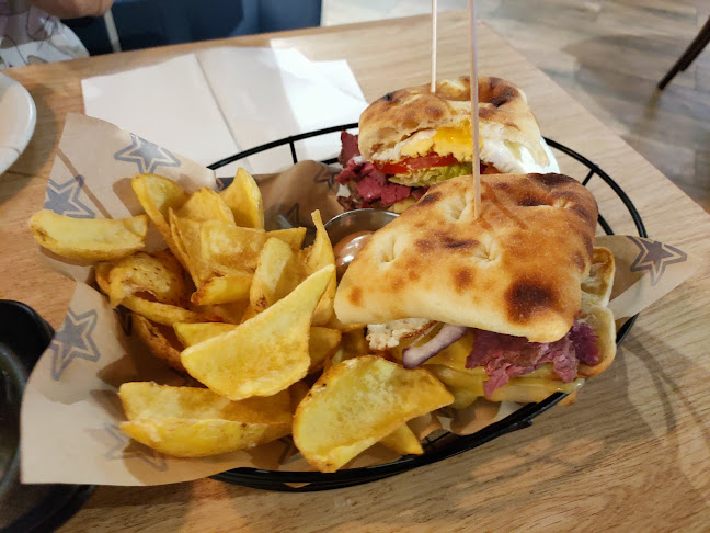 Comentarii opinii despre Foster's Hollywood