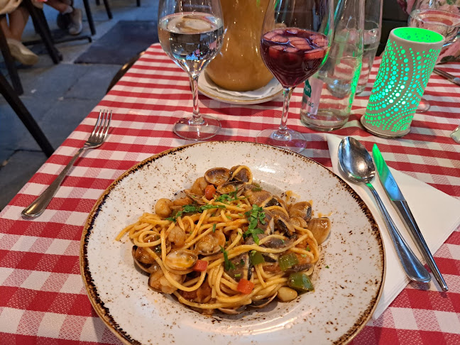 Pl. de Bib-Rambla, 14, Centro, 18001 Granada