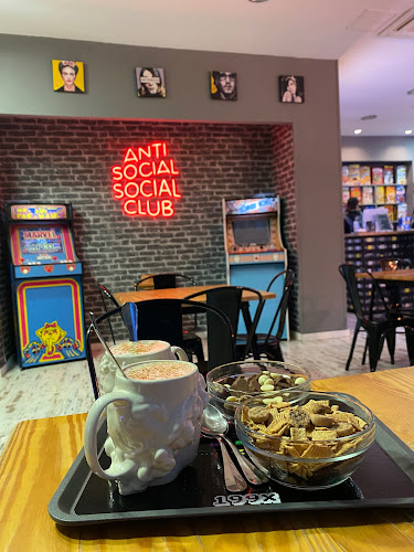 Opinii despre RETROFLAKES 199X în Palma - Gastronomía y hostelería