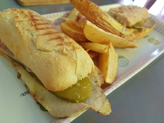 Av. Federico Leal Castaño, S/n, 41807 Espartinas, Sevilla