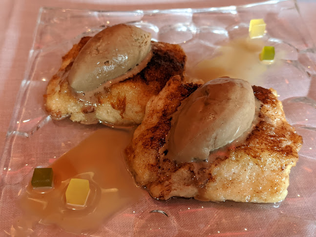 Comments and reviews of Urrechu Velázquez