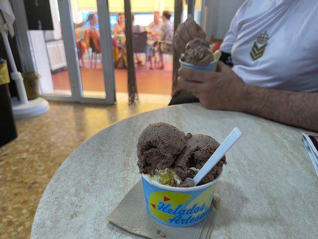 Opinii despre Cafetería - Heladería de Adal în El Puig de Santa Maria - Gastronomía y hostelería