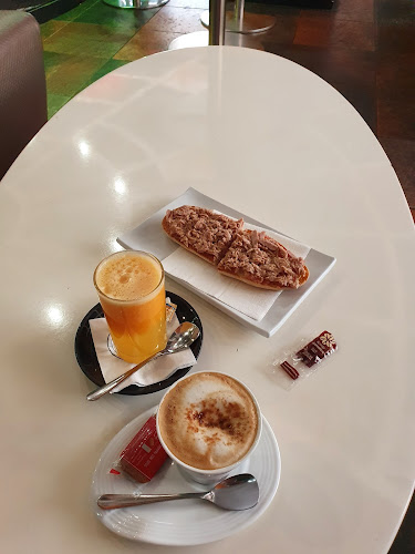 Comments and reviews of Cafetería Coliseum