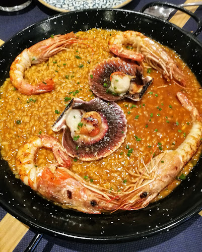 Dolores y Lola Phone number