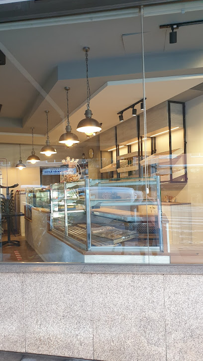 Panadería y Pastelería La Molienda