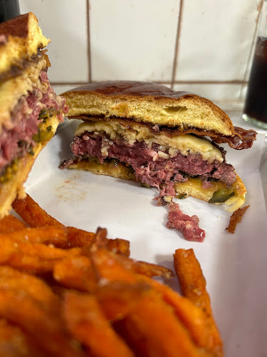 Moflete by Joe Burger Phone number