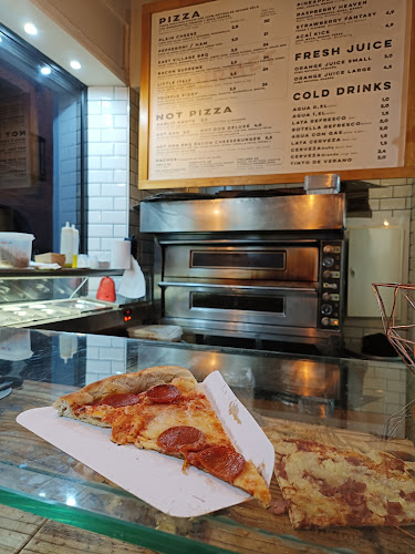 Opinii despre Slice of New York Pizza Sevilla în Sevilla - Gastronomía y hostelería