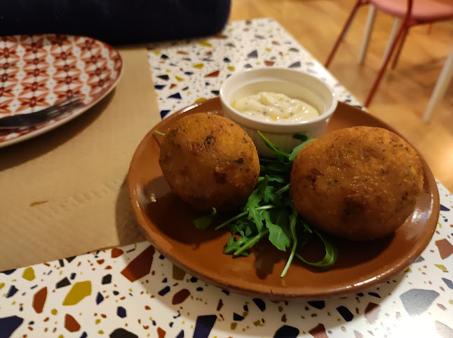 Huevo Poché Open Times