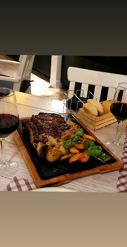 C. Menéndez Pelayo, 18016 Granada