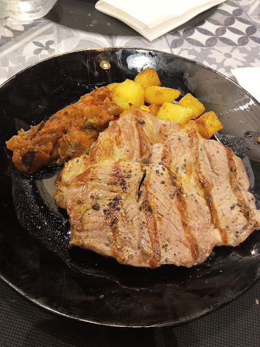 Comments and reviews of La Chica LOUNGE BAR.