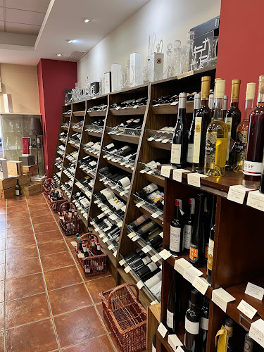 Opinii despre Vinos Flores în Sevilla - Gastronomía y hostelería